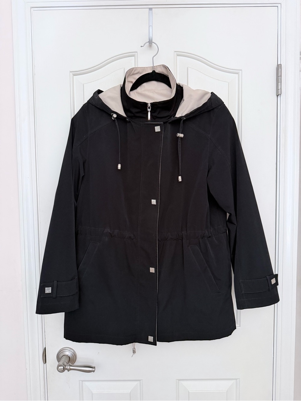Liz Claiborne black raincoat Size Large Petite